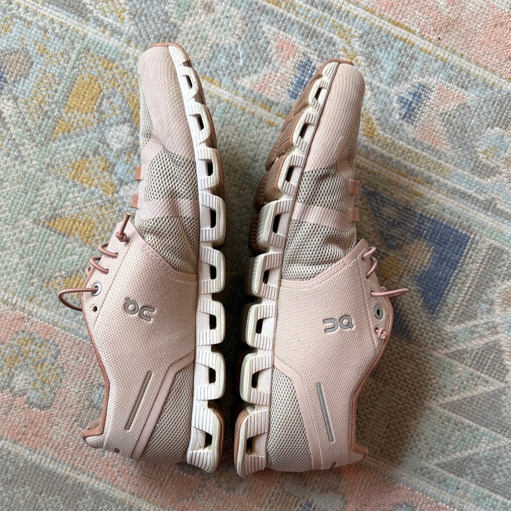 On Women’s Cloud 2 Bunjee String Sneakers - Picture 3 of 6